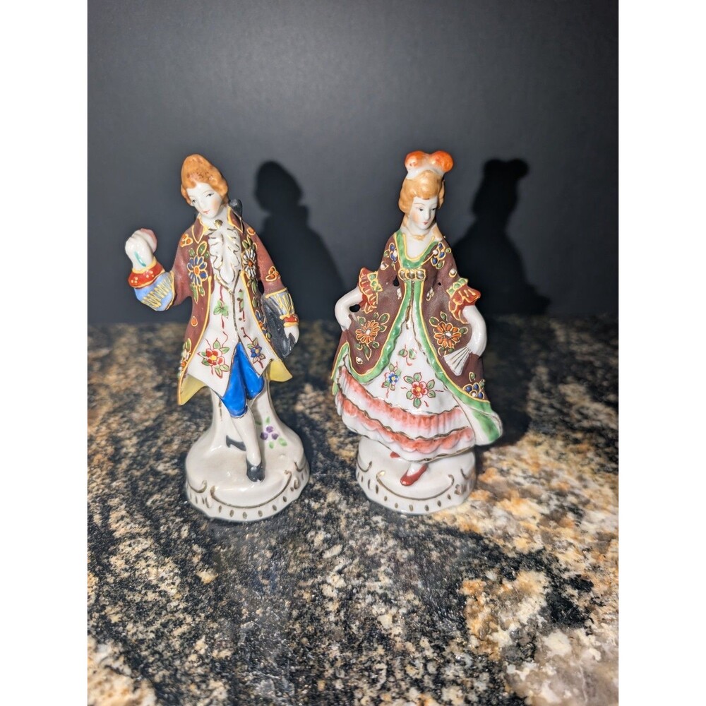 Vintage Japan Colonial Couple Circa 18th Century PORCELAIN Figurines 7"
